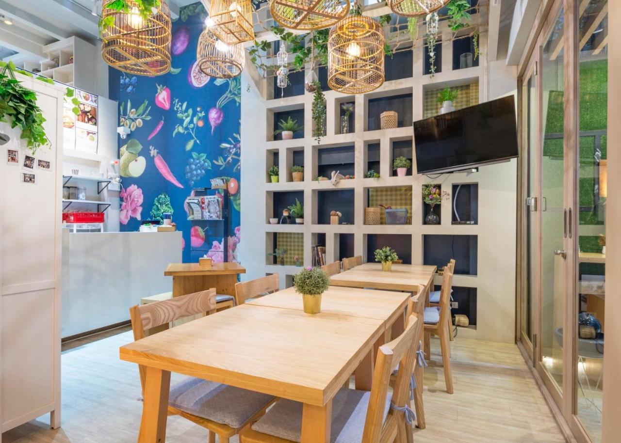 Kinnon Deluxe Hostel Coworking Cafe Bangkok Exteriér fotografie