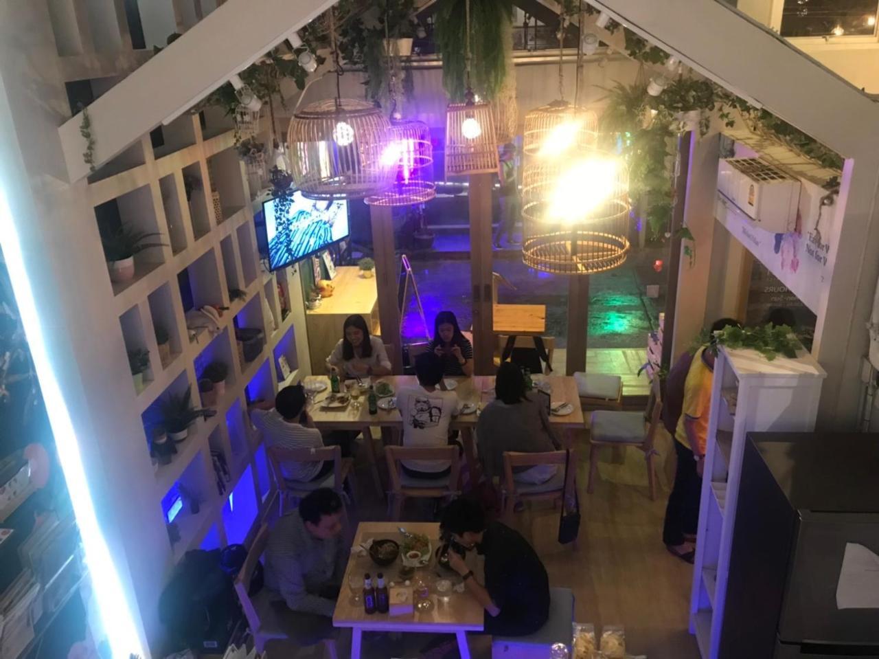 Kinnon Deluxe Hostel Coworking Cafe Bangkok Exteriér fotografie
