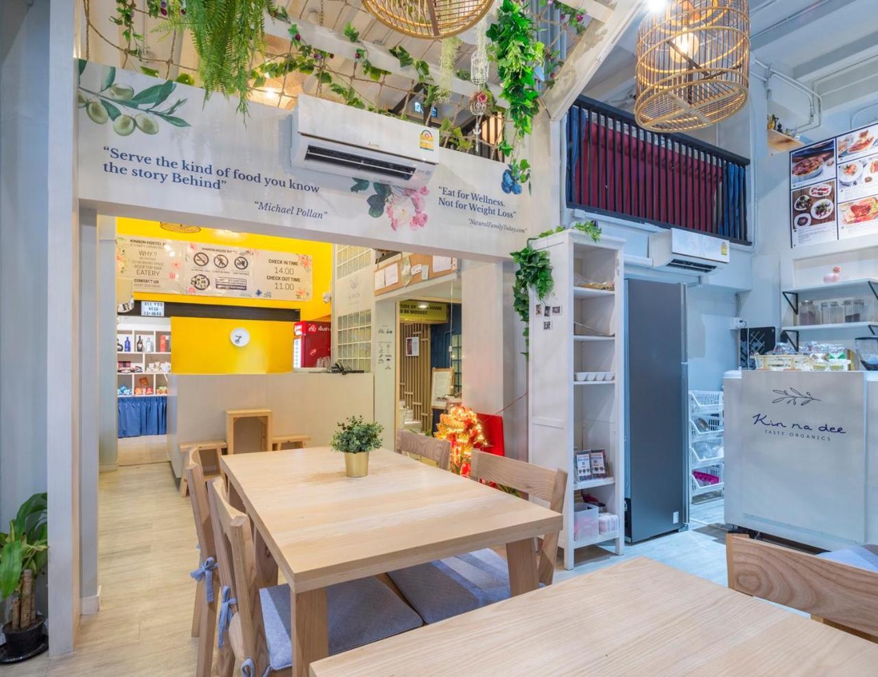 Kinnon Deluxe Hostel Coworking Cafe Bangkok Exteriér fotografie